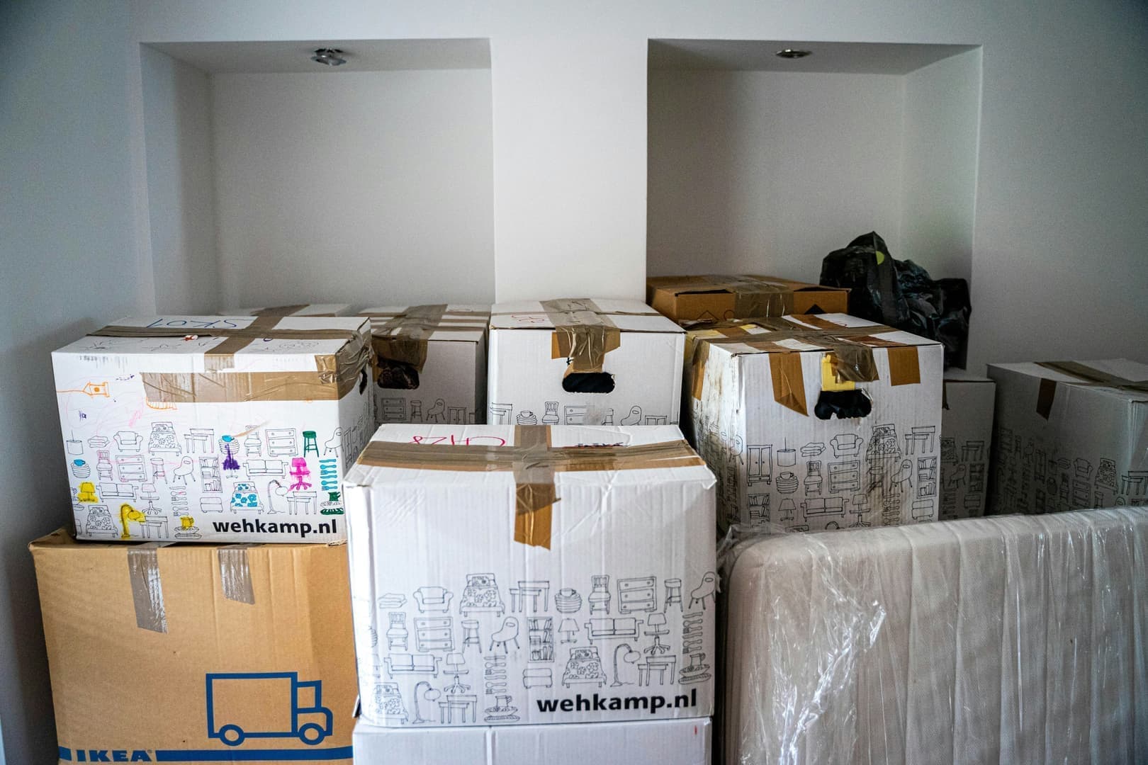 Minimalist, well-organized home interior ready for winter