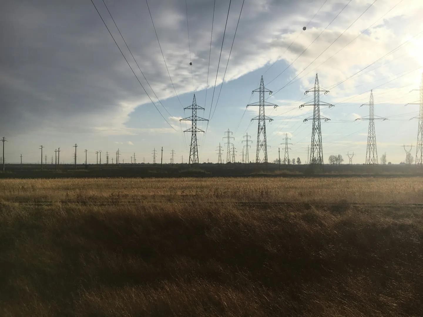 Ce que 2025 a changé pour toujours dans l’énergie en Europe — et ce qui attend les ménages en 2026