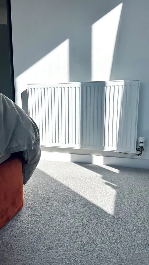 Smart thermostat to reduce heating bill in winter