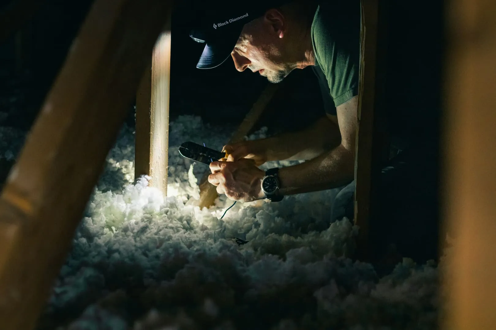 Isolation écologique naturelle en panneaux biosourcés dans une maison rénovée